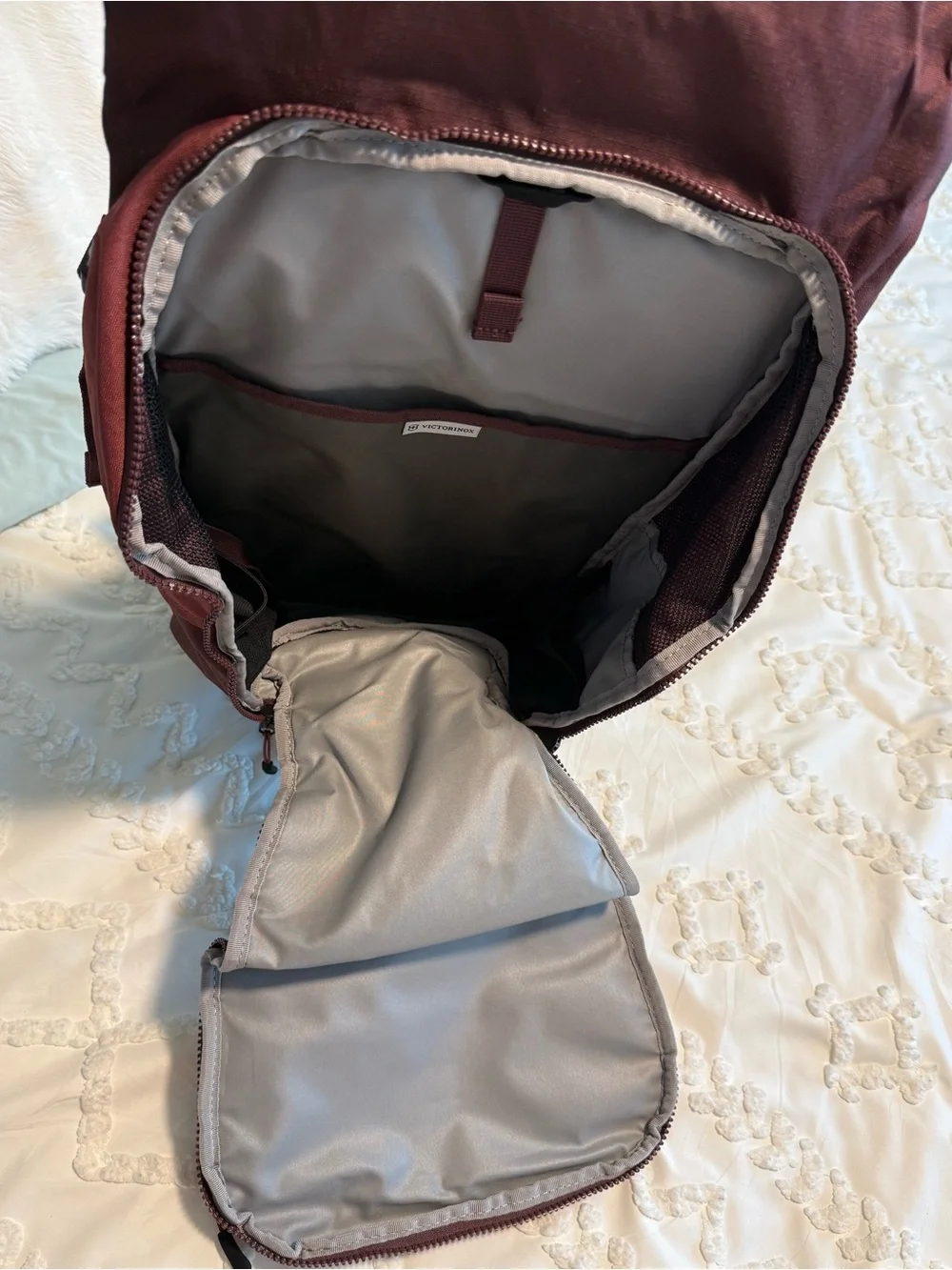 Victorinox (Swiss Army) Altmont Active Deluxe Rolltop Laptop Backpack Burgundy